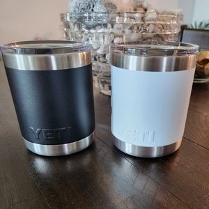 2 yeti buz cups